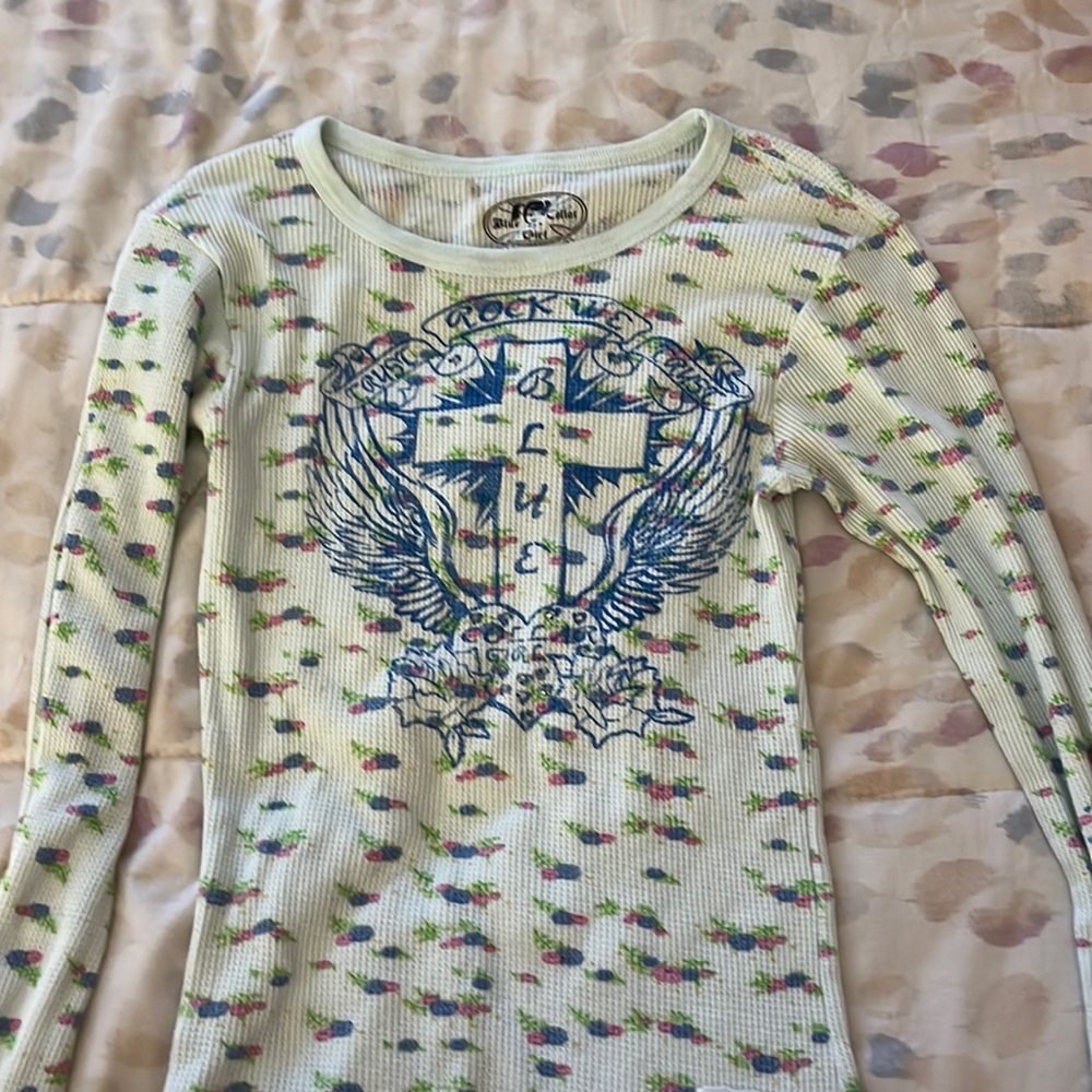 size large y2k shirt long sleeve